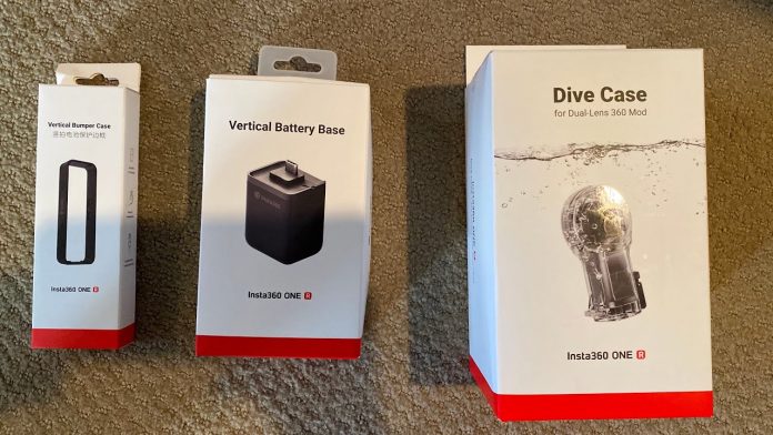 Insta360 One R dive case unboxing