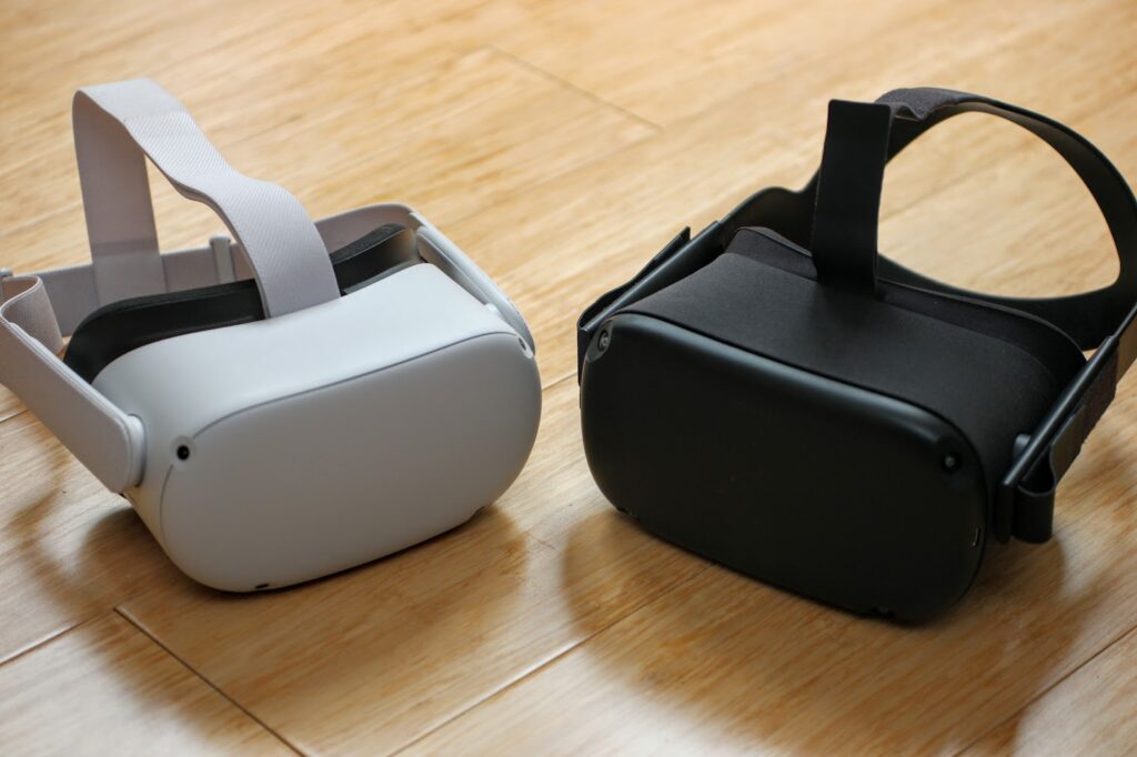 Oculus Quest 2 is slightly smaller than Oculus Quest 1