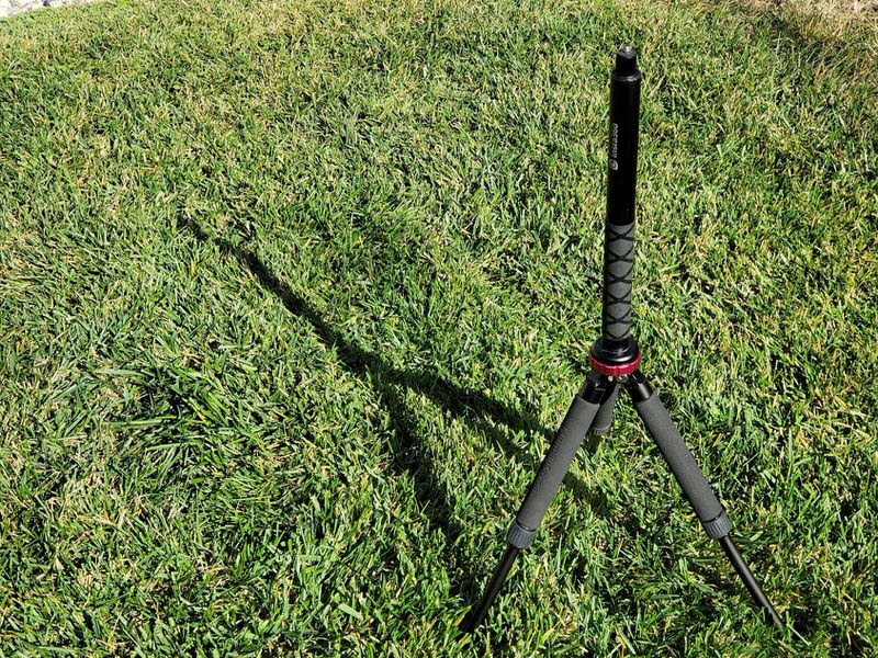 MT-02 works well with most selfie sticks including the Insta360 Invisible Selfie Stick
