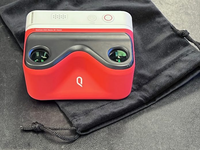 Why Qoocam EGO uses a rare type of 3D viewer